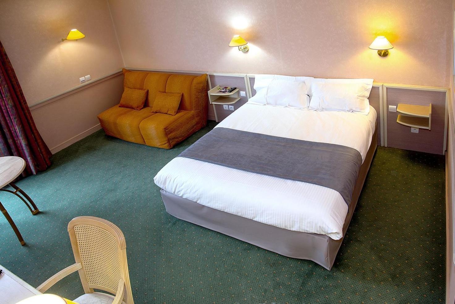 Logis Lyon Est Porte De L'Ain Saint-Maurice-de-Beynost Ngoại thất bức ảnh